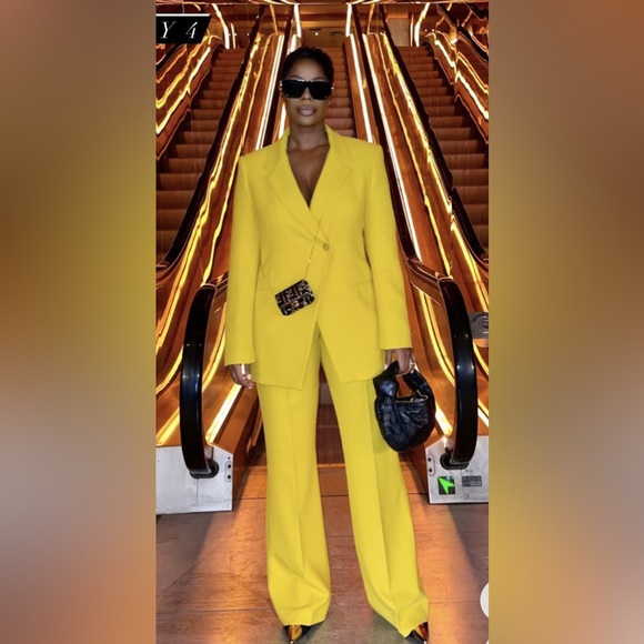 Zara Elegant Textured Flare pants in yellow. - Picture 7 of 9